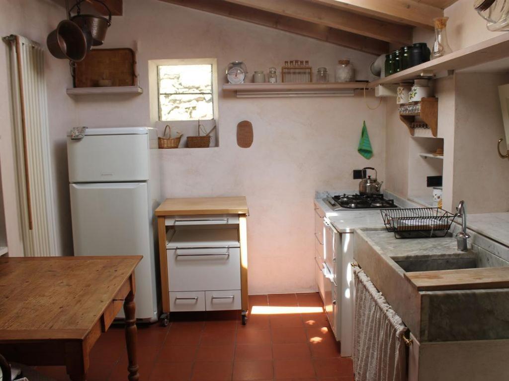 Cottage La Casa Del Pittore Reggimonti Екстер'єр фото