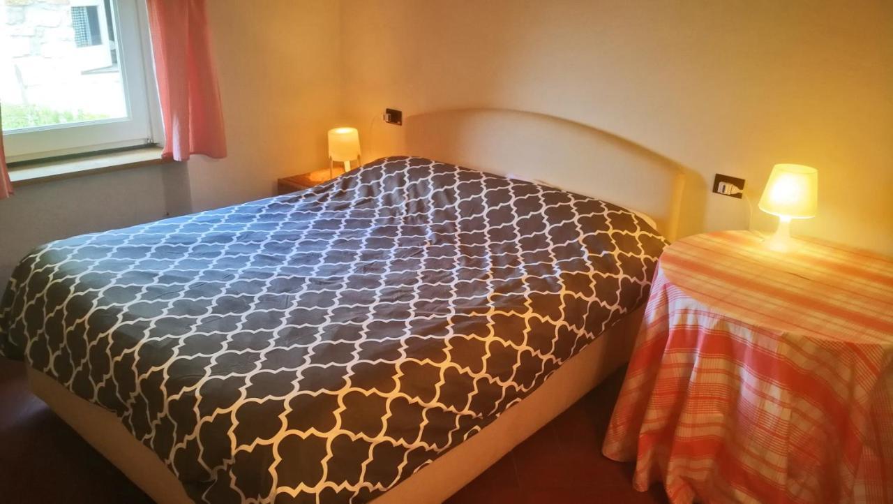 Cottage La Casa Del Pittore Reggimonti Екстер'єр фото