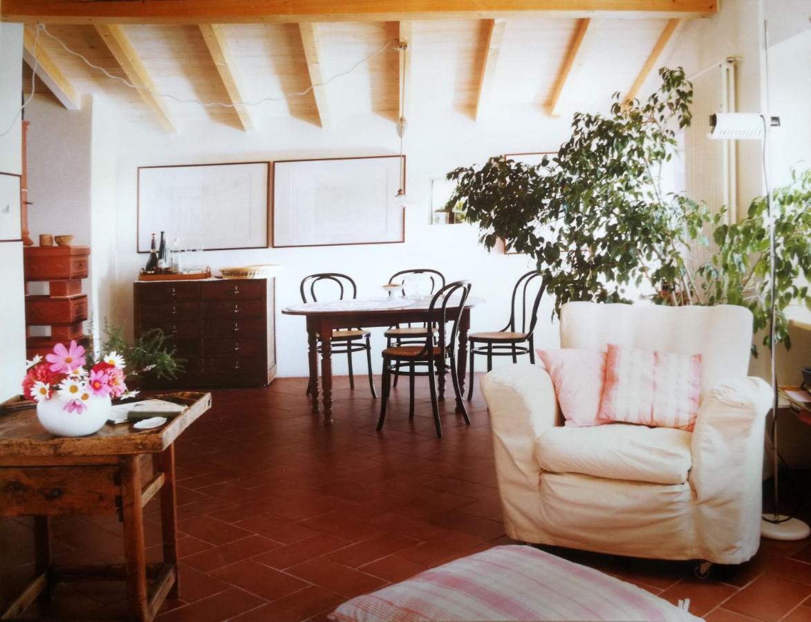 Cottage La Casa Del Pittore Reggimonti Екстер'єр фото