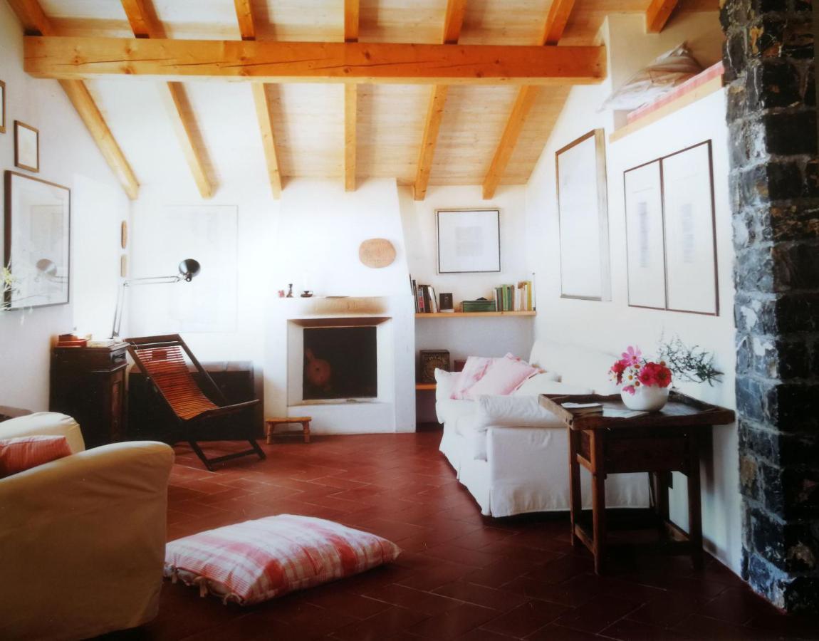 Cottage La Casa Del Pittore Reggimonti Екстер'єр фото