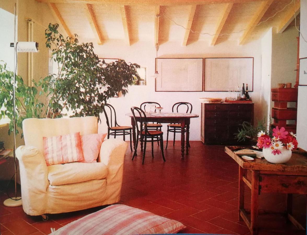 Cottage La Casa Del Pittore Reggimonti Екстер'єр фото