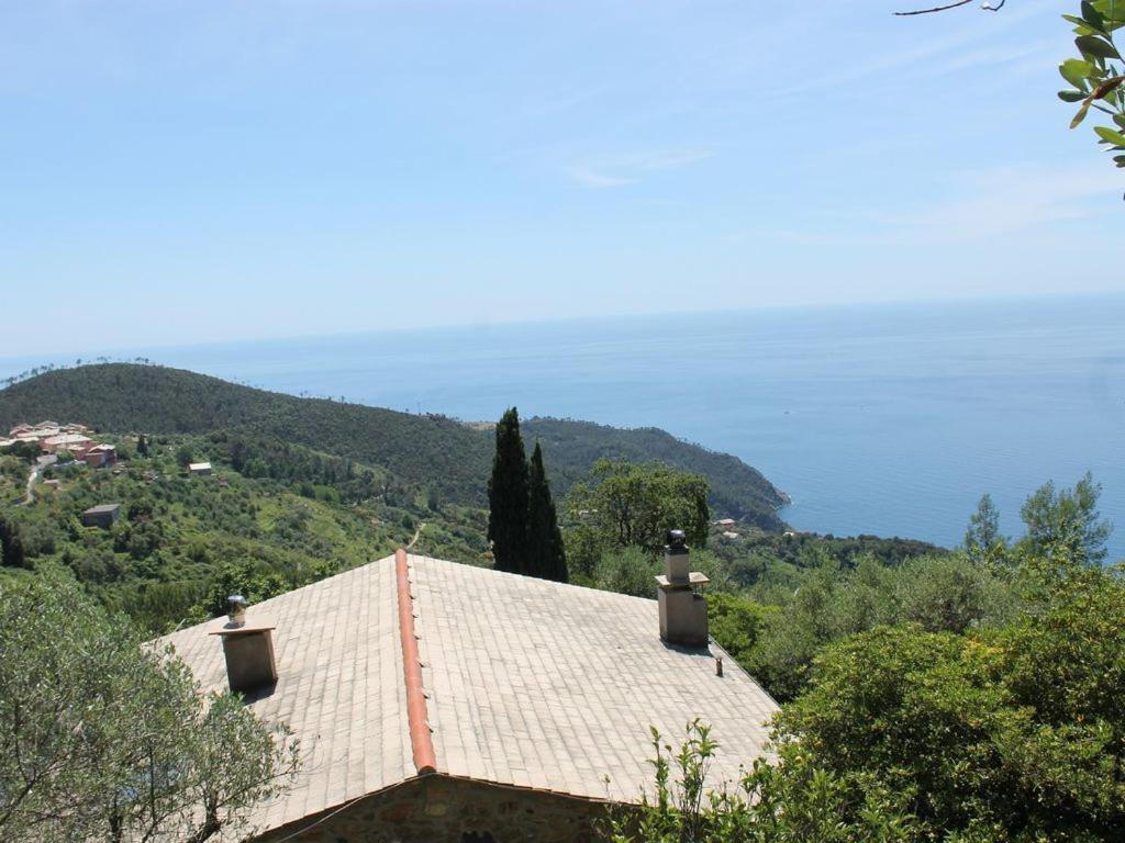 Cottage La Casa Del Pittore Reggimonti Екстер'єр фото