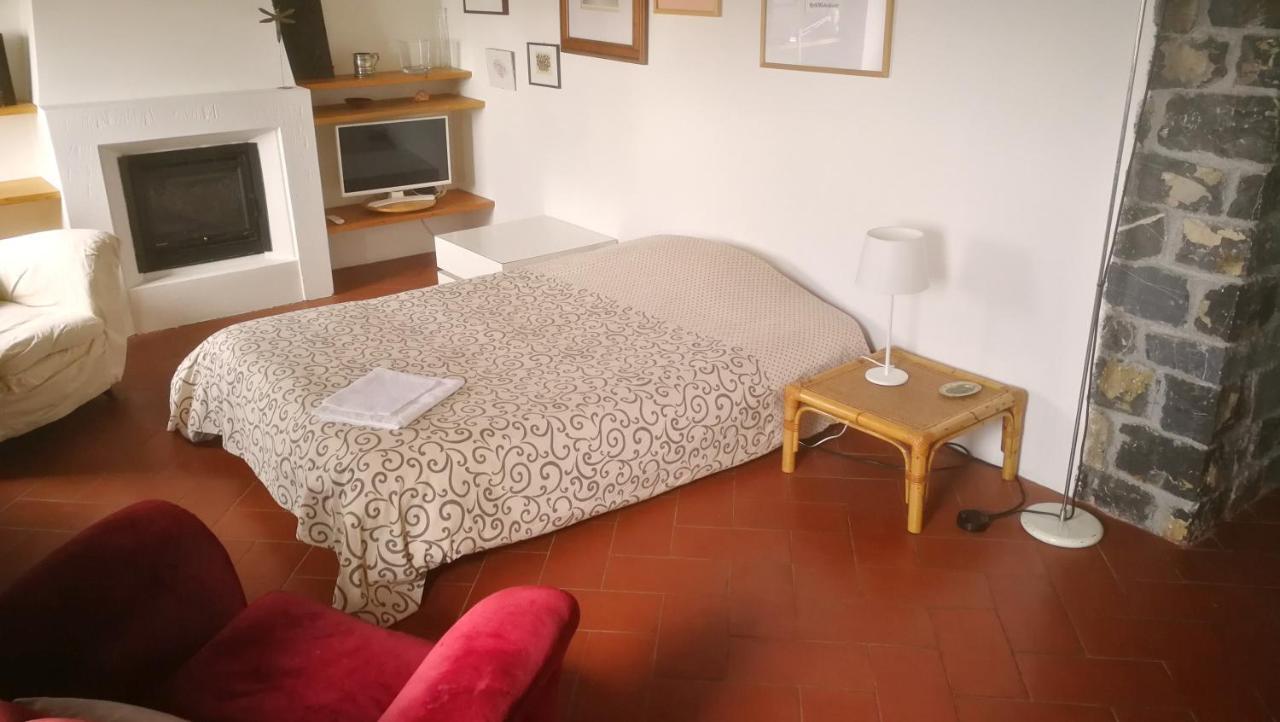 Cottage La Casa Del Pittore Reggimonti Екстер'єр фото