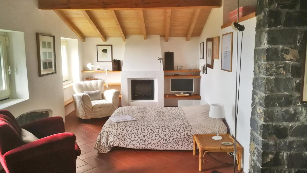 Cottage La Casa Del Pittore Reggimonti Екстер'єр фото